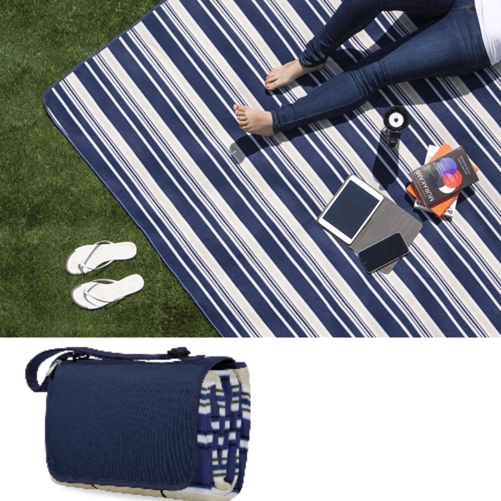 Picnic Time NWT Outdoor Tote Blanket Water Resistant 70"X80" In Blue Stripe